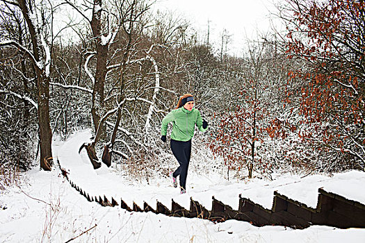 女性,跑步,积雪,楼梯,冬天