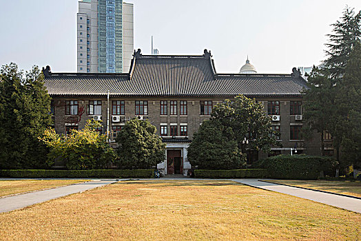 南京大学