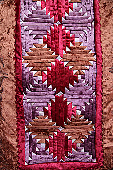 精美哈萨克族手工地毯