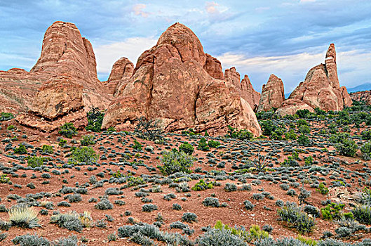 岩石构造,红色,砂岩,靠近,天际线,拱形,拱门国家公园,犹他,美国