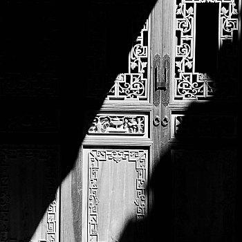 黑白,木雕门,光影