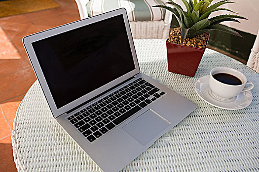 俯拍,笔记本电脑,咖啡杯,盆栽,桌上,咖啡