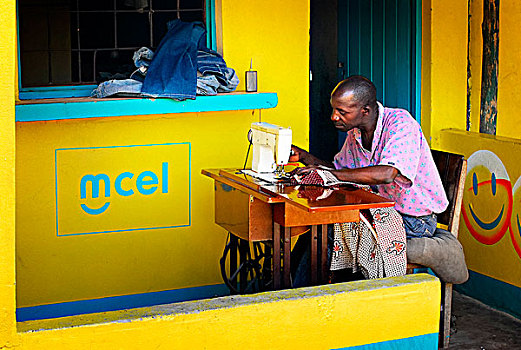 男人,缝纫机,莫桑比克