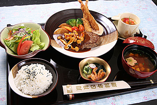 和风汉堡肉炸虾,生蚝定食