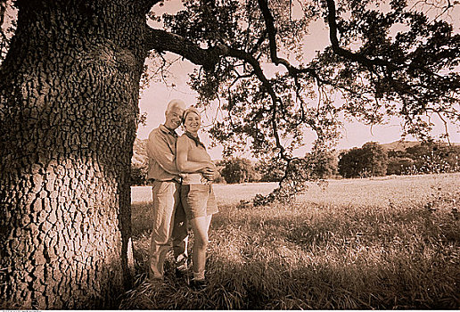 肖像,夫妻,搂抱,靠近,树