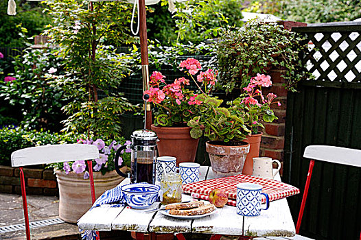 桌子,椅子,咖啡,面包,花园