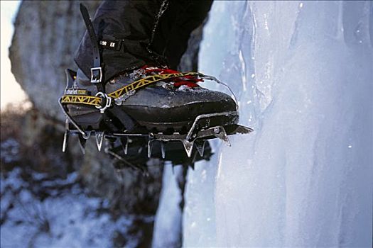 特写,冰,攀登者,靴子,冰瀑,区域,阿拉斯加,冬天