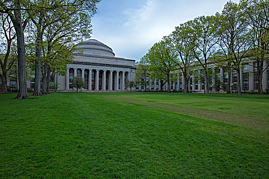 美国麻省理工学院