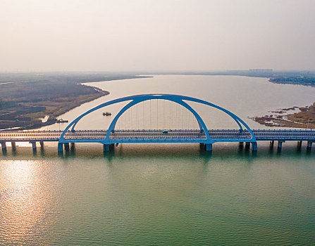 航拍江苏省常州金坛区钱资湖大桥与湿地公园