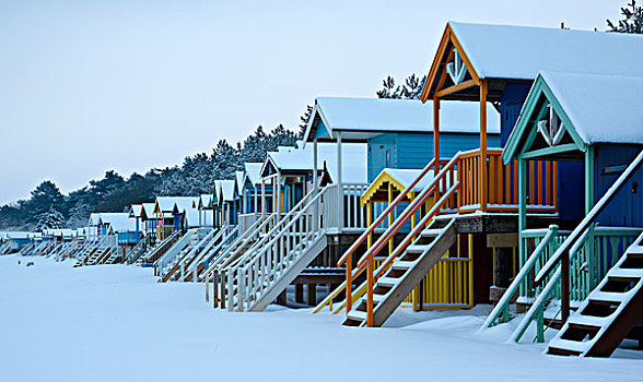 海滩小屋,雪地