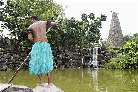 斐济,维提岛,珊瑚海岸,太平洋,港口,艺术,乡村,斐济人,男人,传统服饰,推,河,筏子,岸边,石头,瀑布,高,草屋,无肖像权