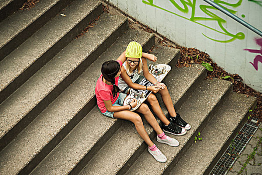 女孩,坐,台阶,滑板,曼海姆,巴登符腾堡,德国