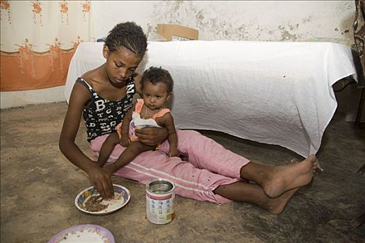 女孩,10-15岁,老,喂食,婴儿,粥,厄立特里亚,非洲