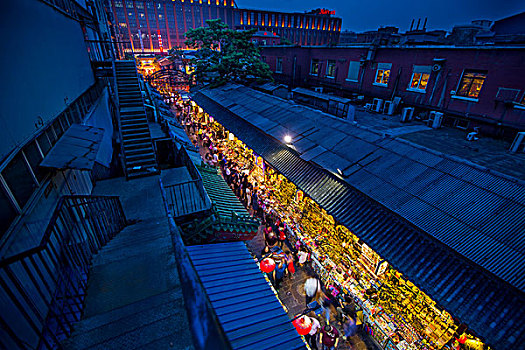 北京王府井小商品市场夜景