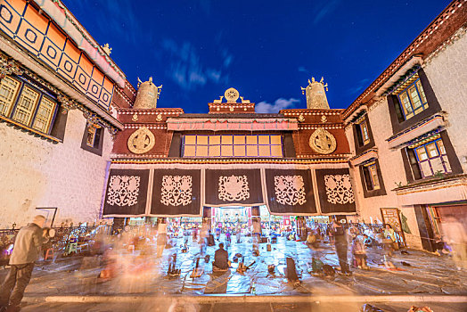 西藏拉萨大昭寺夜景