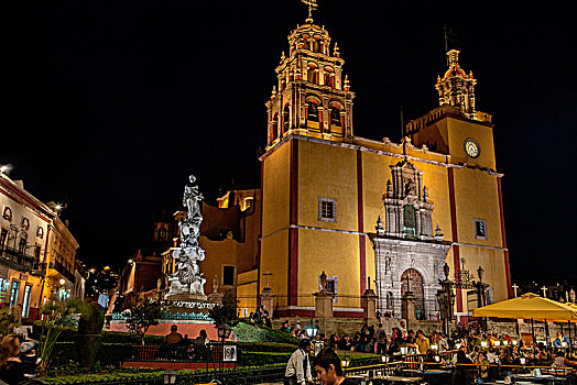 墨西哥,瓜纳华托州,瓜纳华托,广场,大教堂,夜晚