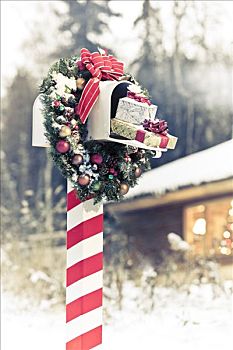 邮箱,装饰,圣诞节,花环,拐棍糖,条纹,邮政,正面,原木,家,费尔班克斯,阿拉斯加