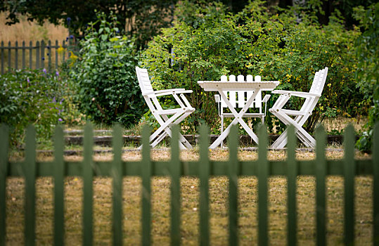 花园椅,桌子,后面,栅栏