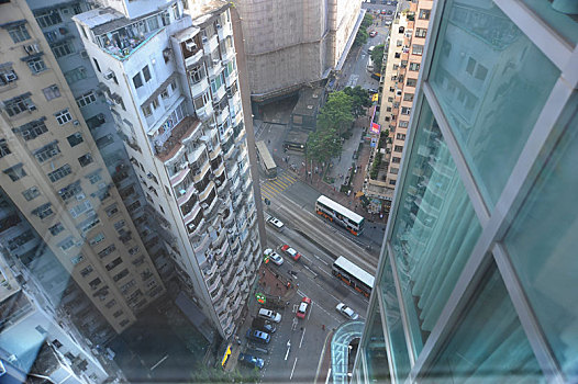 从高楼俯瞰香港街角风光