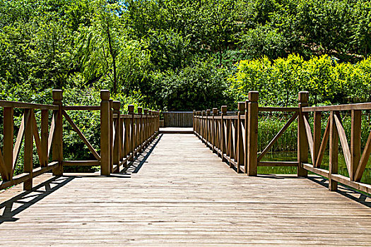 中国古典园林建筑木板桥