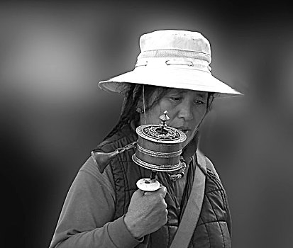 西藏女人