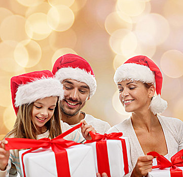 家庭,圣诞节,休假,人,概念,幸福之家,圣诞老人,帽子,礼盒,坐,上方,米色,背景