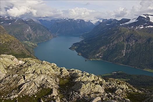 山峰,湖,挪威,斯堪的纳维亚,欧洲