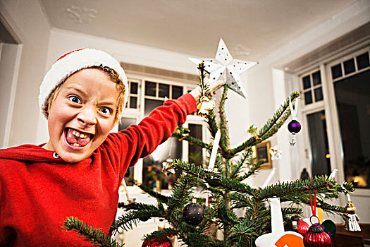 微笑,男孩,装饰,圣诞树