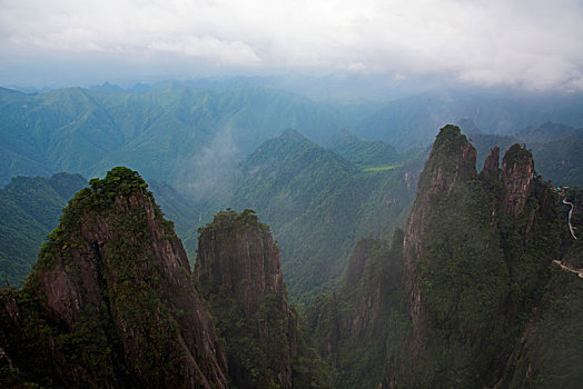 人间仙境,天南第一峰,湖南郴州市宜章县蟒山五指峰