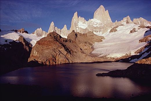 菲茨罗伊,山丘,日出,发光,高,花冈岩,尖顶,洛斯格拉希亚雷斯国家公园,阿根廷