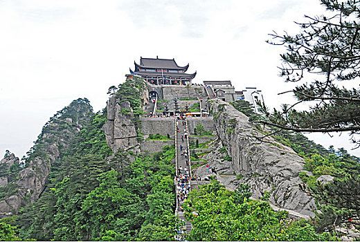 远眺九华山天台