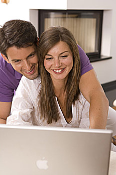 情侣,微笑,笔记本电脑,数据输入,在家,休闲,头像,室内