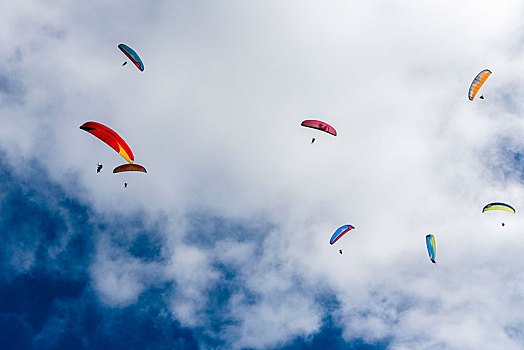 许多,滑翔伞运动者,飞,空中,上方,波卡拉,费瓦湖,桑冉库特,地区,尼泊尔,亚洲