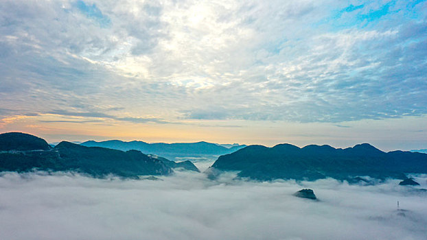 重庆酉阳乡村清晨雾景美如仙界