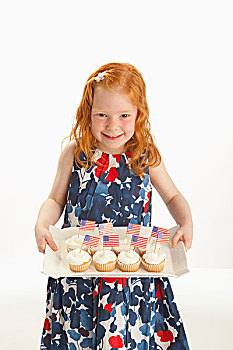 女孩,拿着,大浅盘,杯形蛋糕,美国国旗,三个,山,艾伯塔省,加拿大