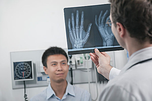 医生,拿着,向上,看,x光,病患,手,骨头,病人,背景