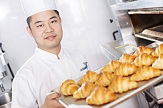 男青年,面包,廚房