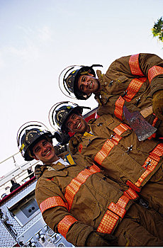 肖像,三个,男性,消防员,户外