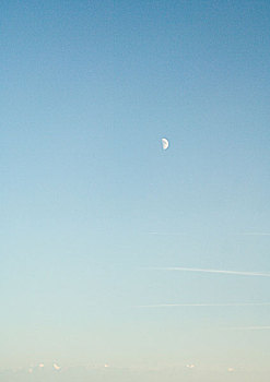 月亮,蓝天