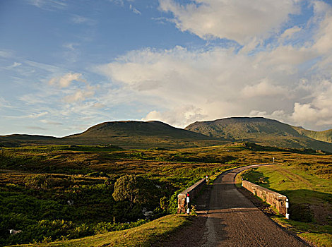 乡村道路,远景,山,苏格兰