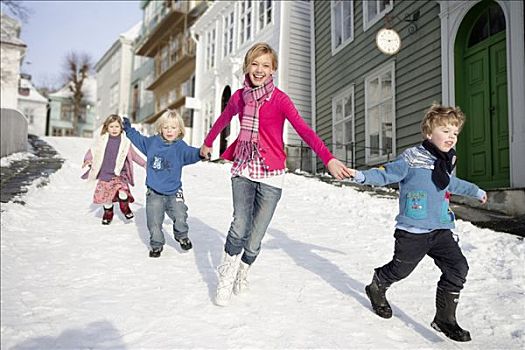 斯堪的纳维亚,孩子,跑,雪中