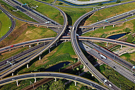 高速公路,连通