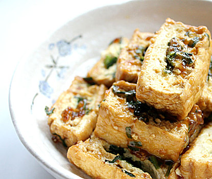 韭菜酿豆腐