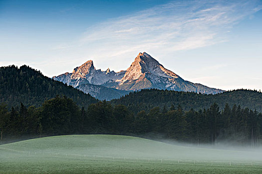 瓦茨曼山,晨雾,贝希特斯加登地区,上巴伐利亚,巴伐利亚,德国,欧洲