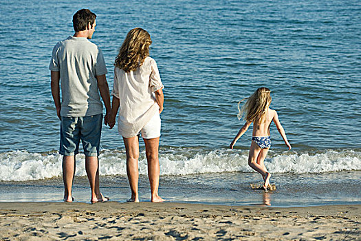 家庭,海滩,后视图