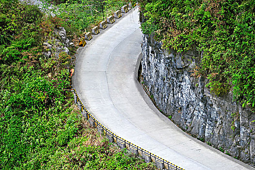 张家界盘山路