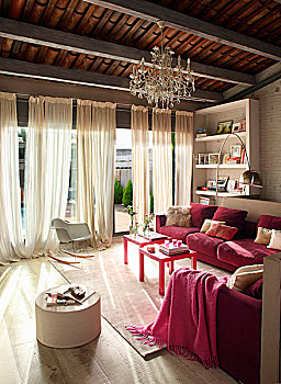 优雅,客厅,粉色,沙发,正面,大窗,齐地,帘