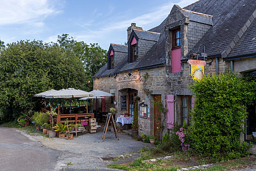 法国古老的乡村小镇,中世纪小镇建筑