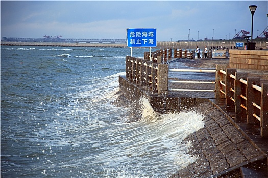 山东省日照市,受台风,梅花,外围影响,海边云层变化多端