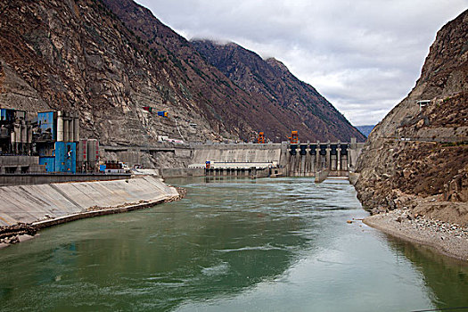 西藏雅鲁藏布江藏木水电站